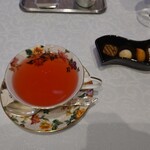 シャトー　ラ・パルム・ドール - フレーバーティーのフルーツガーデンと小菓子