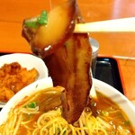 天理スタミナラーメン 東花園店 - チャーシュー リフト