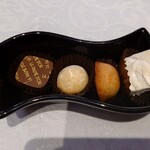 シャトー　ラ・パルム・ドール - 小菓子のアップ