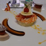 シャトー　ラ・パルム・ドール - 周りはイチゴのアイスクリームと木苺のシャーベット、チョコのクッキー