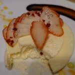 シャトー　ラ・パルム・ドール - イチゴのスライスにホワイトチョコクリーム