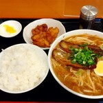 天理スタミナラーメン 東花園店 - 味噌ラーメンと唐揚げのセット ￥980