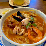 ジョリーパスタ - 料理写真:海の幸のブイヤベースパスタ ¥1,290 (税抜)
