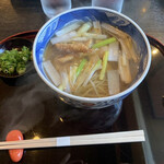 Sobadokoro Mizutani - 鶏南蛮。お出汁が甘めで美味しいです。鶏肉もゴロゴロ入っています。
