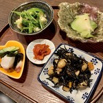 Motsuyaki Wain Sake Chirori - 本日のおばんざいセット