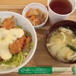 オッシーズキッチン - チキン南蛮丼(並)