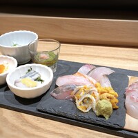 小野の離れ 博多本店 - ◆お刺身12点盛り・・本来「鯖」が入るのですが、ご無理を言って抜いて頂いています。 その際のスタッフさんと料理人さんの対応がとてもよくて。m(__)m