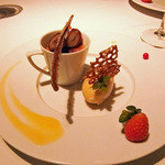 キュイエット - 栗のクレームブリュレ　アプリコットソルベ添え