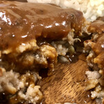 焼肉とハンバーグ専門 神戸牛衛門 - ハンバーグ断面