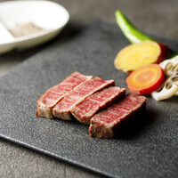 三庵　SAN-AN　（能登牛最高ランクと活オマール海老のコース）