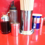 ラーメン二郎 - 卓上調味料