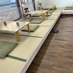 ラーメン もっけだの - 小上がり席