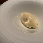 蒼 - さっきの贅沢の続き。トリュフアイスはいただいたことありますが、アルバの白をアイスにしちゃう人って他にいるんだろうか？香りドーンです。ドーン！