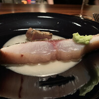 蒼 - 「この日の日本一」とシェフが胸を張る縞鯵。たしかに！シェフのインスタには包丁に脂乗りの良さもしっかり。なのに、まったくしつこさはない旨さのバランスに感嘆！