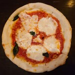 イタリアンダイニング グラッツェ - マルゲリータ(890円)です。