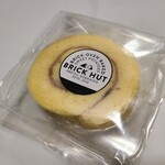 ブリックハット - 十勝小豆カスターロール(320円税)です。