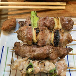 味よし 焼鳥 - 上から、かしら、すたみな、れば、ひな、全部塩ね