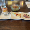 dining est. - 料理写真:前菜三種は、海老とゼリー、緑黄色野菜のキッシュ