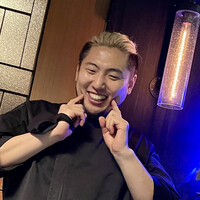 蒼 - ご常連様に向けられたお茶目な笑顔がチャーミング♡。本日の料理に対する自信の表れですよね〜♫。（写真掲載、御了解済み）