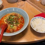南海飯店 - 担々麺定食