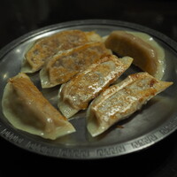 味の中華 羽衣 銀座本店 - 焼き餃子