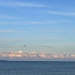 ちどり - 客室から。朝の日本海。向こうには粟島。