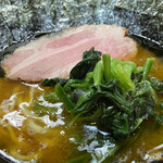 家系ラーメン とらきち家 - 鶏油とスープのバランス良い