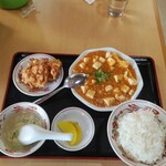 Fukurin - 日替りランチB麻婆豆腐＋鶏唐揚（２コ）定食