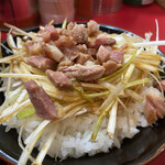 家系ラーメン とらきち家 - 燻製チャーシューとショップ風ネギ