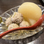 金町製麺 - 柔らか大根と鶏団子の炊き合わせ　400円