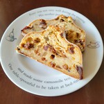 フランス菓子16区 - 薄くスライスしていただきました。クリスマスまでもつかな？