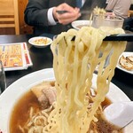 来夢 会津若松駅前店 - 麺は多加水なちぢれな感じ♪