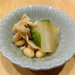 天ぷら処 こさか - お通し（ツブ貝とダイズの煮物）（２０１２年１２月）