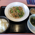 チャイナ天府 - 料理写真:ランチセット 豚肉とピーマンの細切り炒め(980円)