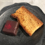 ASAKO IWAYANAGI SALON DE THE - ショコラとラスク