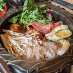 牛や清 - 煮込み中♪