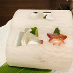 九兵衛旅館 - お刺身もオブジェ？