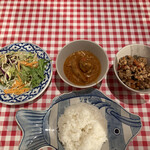 タイ屋台料理ガムランディー - マッサマン・ガイとガパオのセット