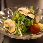 北海道焼肉 北うし - とろろ金柑松茸サラダ