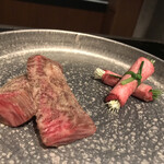 北海道焼肉 北うし - 知床和牛芽ネギタン
      知床和牛ハラミ