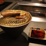 北海道焼肉 北うし - 知床和牛フィレミニョン　焼き分けした２つの部位