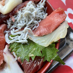 横浜魚市場卸協同組合 厚生食堂 - 海鮮丼アップ