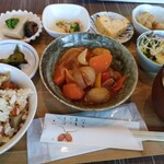 カフェ・アカリ - ワンコインランチ