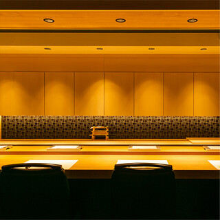 Calm Japanese counter seats