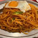 スパゲッティーのパンチョ - ナポリタン目玉焼きトッピング860円