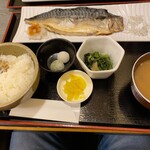 Shummi Dokoro Kuroshio - 鯖の塩焼き定食。900円也