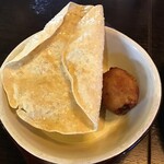 トキゾウ スリランカ レストラン - パパダン（豆粉の揚げせんべい）、カトレット