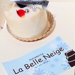 ラ ベル ネージュ - 料理写真:ラネージュ、お店の名を冠したケーキです