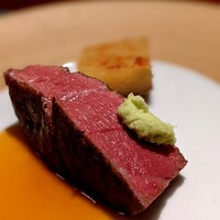 蒼 - 上田畜産さん　「但馬玄シャトーブリアン」　尾藤農園さん「2年熟成のきたあかり」　で、でかい(・・;)　ジュのソースが悶絶の美味しさ。スパッと切ってもドリップは一切なく、全ての美味しさが閉じ込められている。私の、唯一無二の絶対王者。