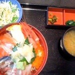 おいしい寿司と活魚料理 魚の飯 - ボリュームある！